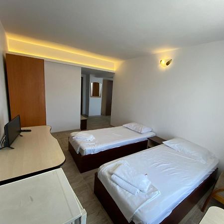 Hotel Gorj Targu Jiu Bagian luar foto