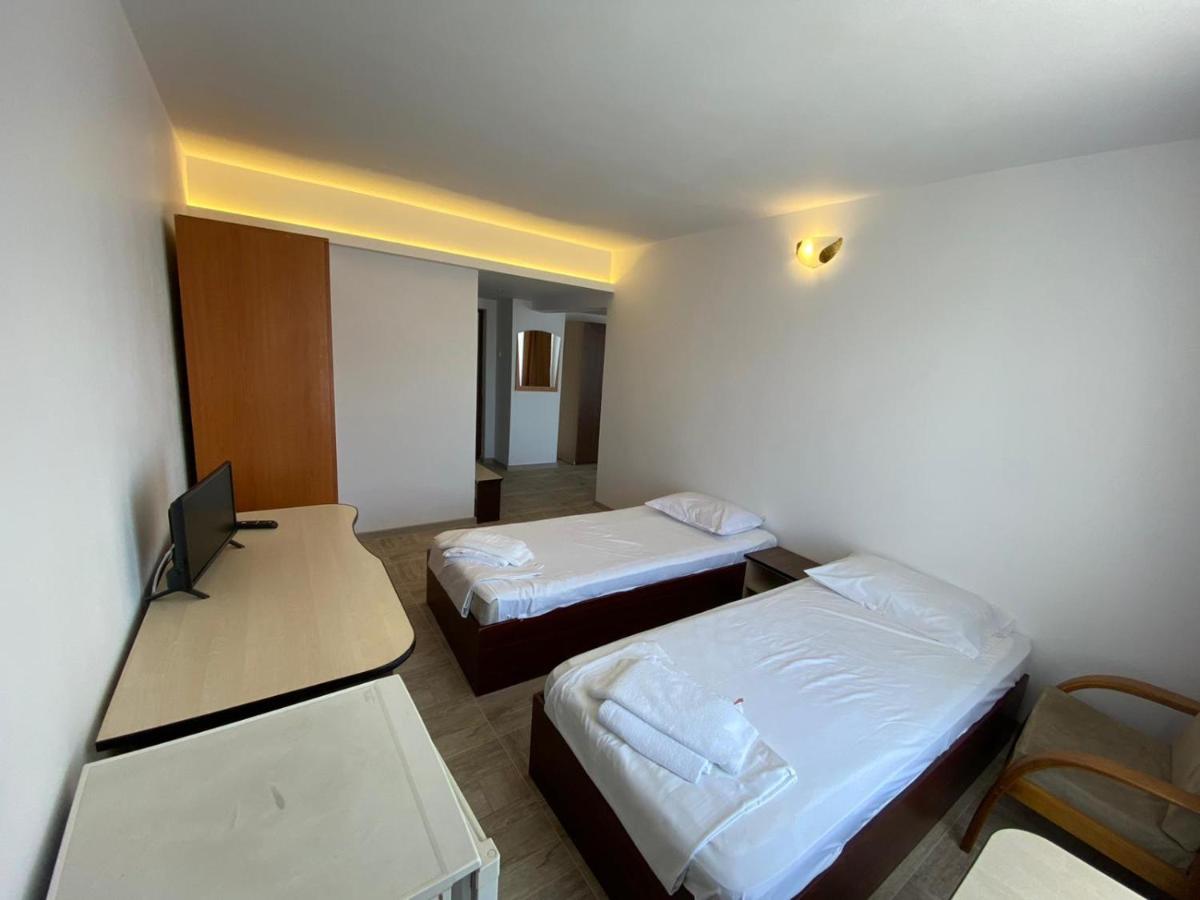 Hotel Gorj Targu Jiu Bagian luar foto