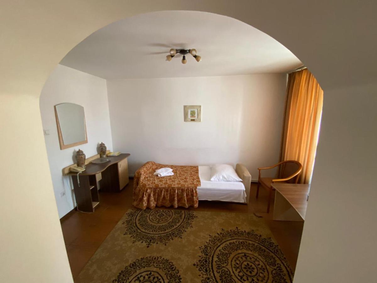 Hotel Gorj Targu Jiu Bagian luar foto