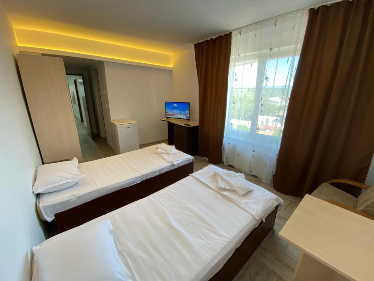 Hotel Gorj Targu Jiu Bagian luar foto