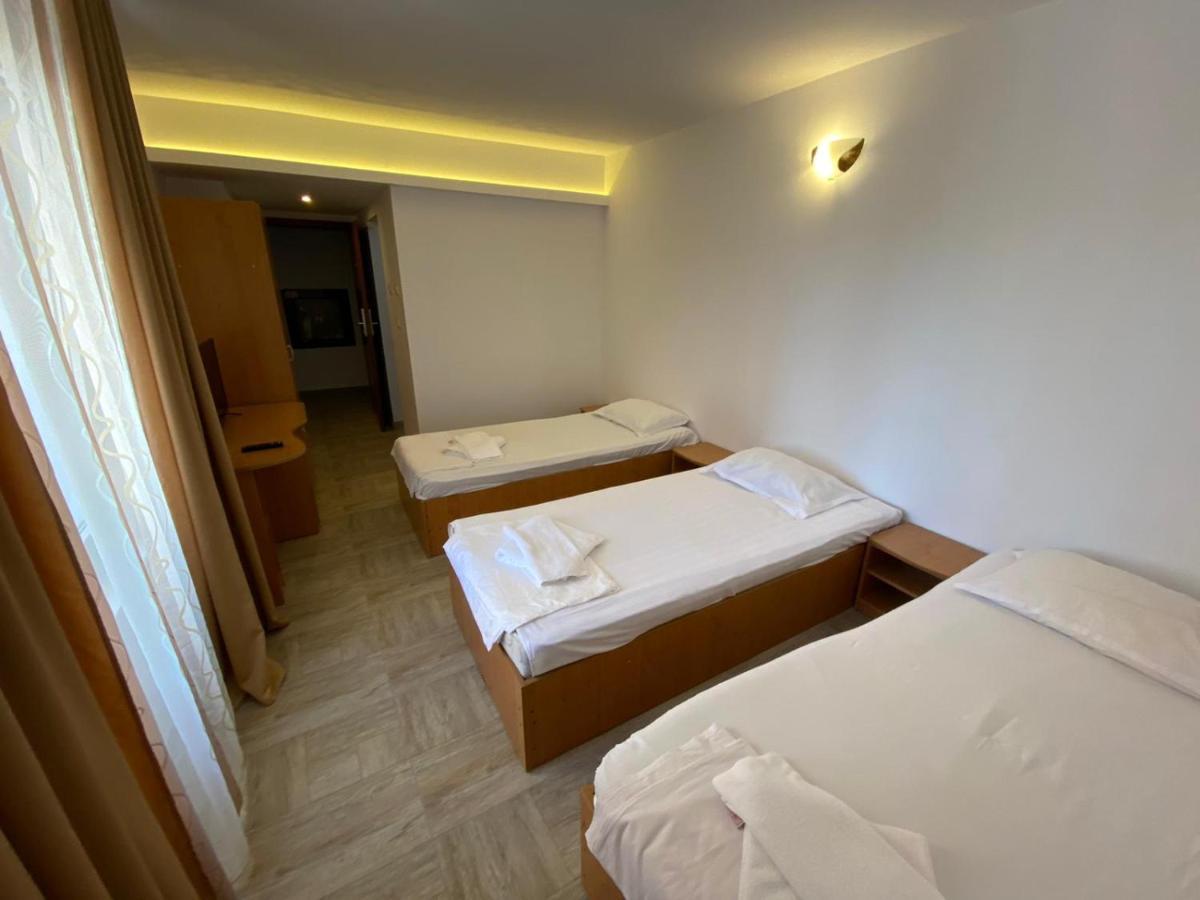 Hotel Gorj Targu Jiu Bagian luar foto