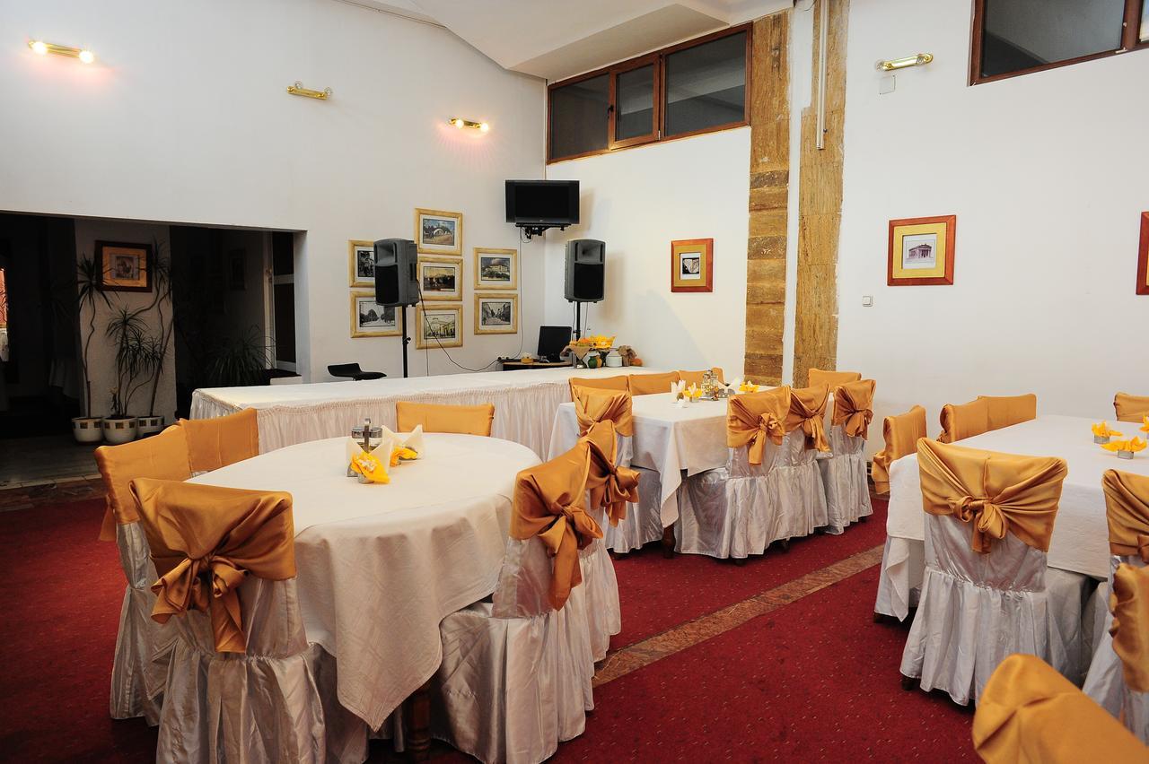 Hotel Gorj Targu Jiu Bagian luar foto