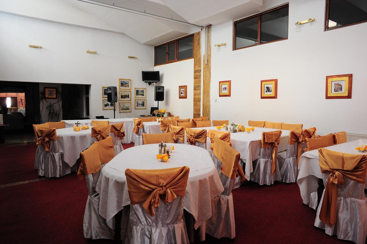 Hotel Gorj Targu Jiu Bagian luar foto